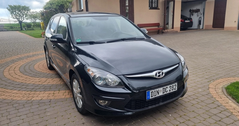 Hyundai I30 cena 22900 przebieg: 125000, rok produkcji 2011 z Tłuszcz małe 497